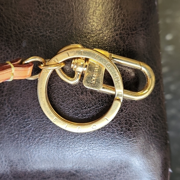 Authentic Louis Vuitton Artsy MM Monogram Empreinte Leather Handbag - Picture 4 of 16